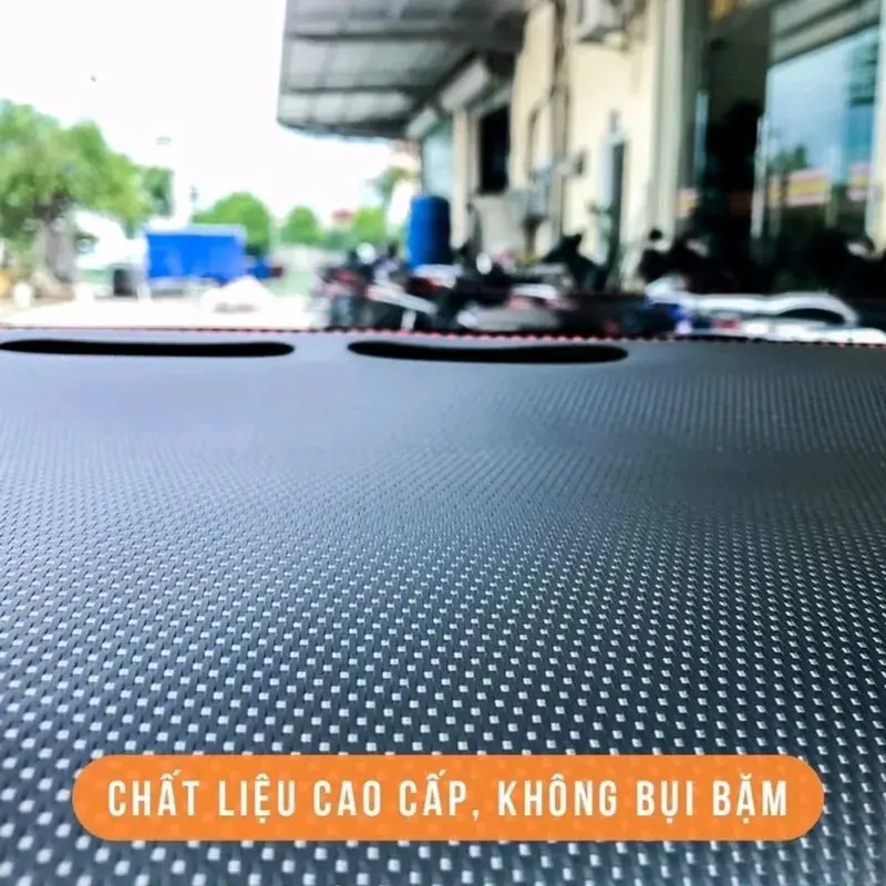 Thảm Phủ Taplo Ô Tô MITSUBISHI XPANDER 2018 - 2023 Da Vân Cacbon, Nhung Lông Cừu 3 Lớp Có Chống Trượt Cao Su Thảm Taplo 3