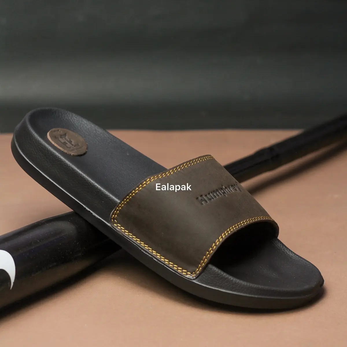 SANDAL KULIT ASLI GARUT / SANDAL HUMPREY / SANDAL KULIT PRIA / SANDAL SLOP / SANDAL PRIA / SANDAL SLIDE Sandal Coklat