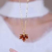 Gambar Dilapisi emas 18 karat Kalung Daun Maple Merah, baja titanium, tidak kehilangan warna dari Garden of DreamsS5 Kota Administrasi Jakarta Barat 3 Tokopedia