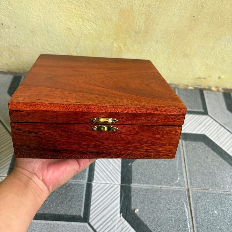 HỘP ĐỰNG QUÂN CỜ GỖ HƯƠNG 0
