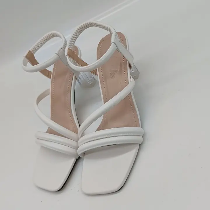 Sandal quai mảnh mềm giản dị