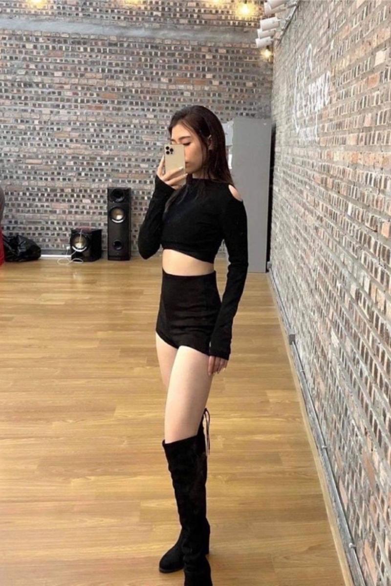 Product Introduction of Quần short dance idol lưng cạp cao chất Umi đanh mịn không nhão, quần đùi nữ kpop khoá lệ phía sau thời trang ELY222 24