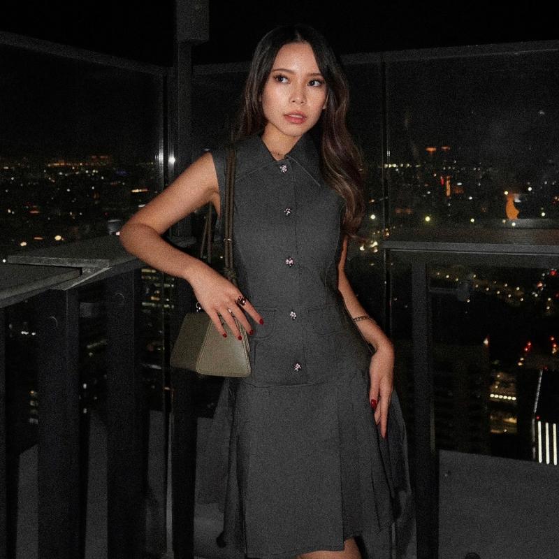 Bearnice - Sadie Collared Mini Dress, Pleated dress with unique button details, Sleeveless dress, Dress pendek wanita, Elegant dress 4