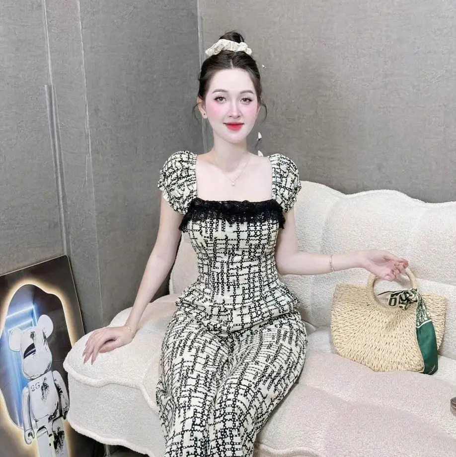 (quần ống nhỏ) 40-65kí  bộ tay phồng cổ chữ U phối ren vải mango