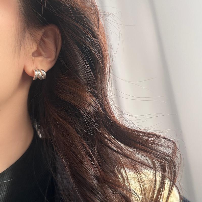 Product Introduction of Earrings Light Luxury High-Grade Earrings Temperament 0123 2