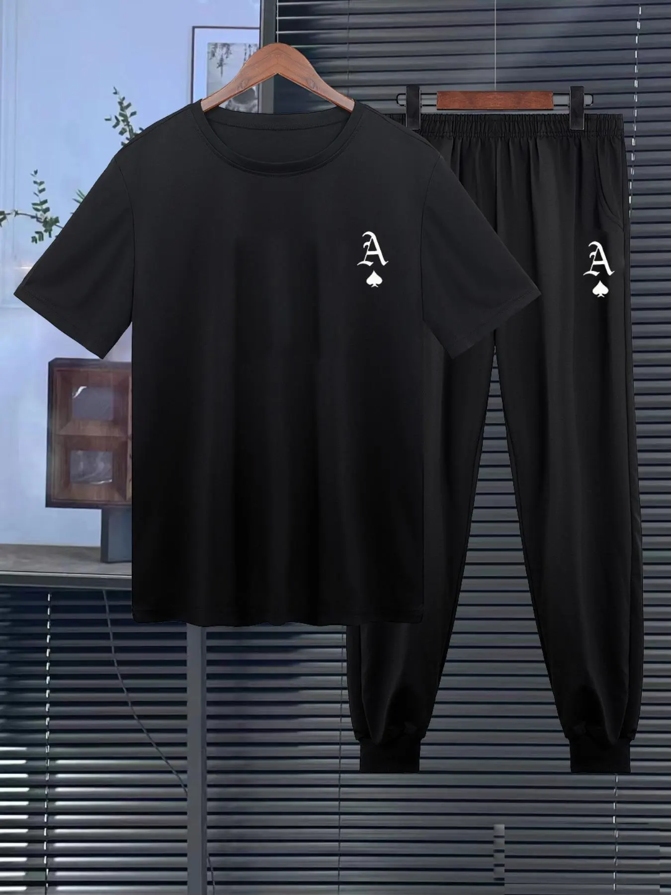 Two-Piece Set Men's Playing Card Print Tee & Pants, Regular Fit Round Neck Short Sleeve T-Shirt & Elastic Waist Trousers, Casual Fashion Cozy Breathable Men Two-piece Outfits for Summer