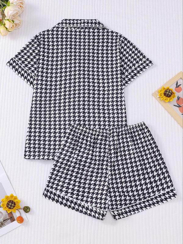 Women's All Over Houndstooth Print Short Sleeve Pajama Two-Piece Set, Casual Comfy Soft Button Front Chest Pocket Design Lapel Neck Top & Elastic Waist Shorts PJ Set, Ladies Sleepwear for All Seasons 1
