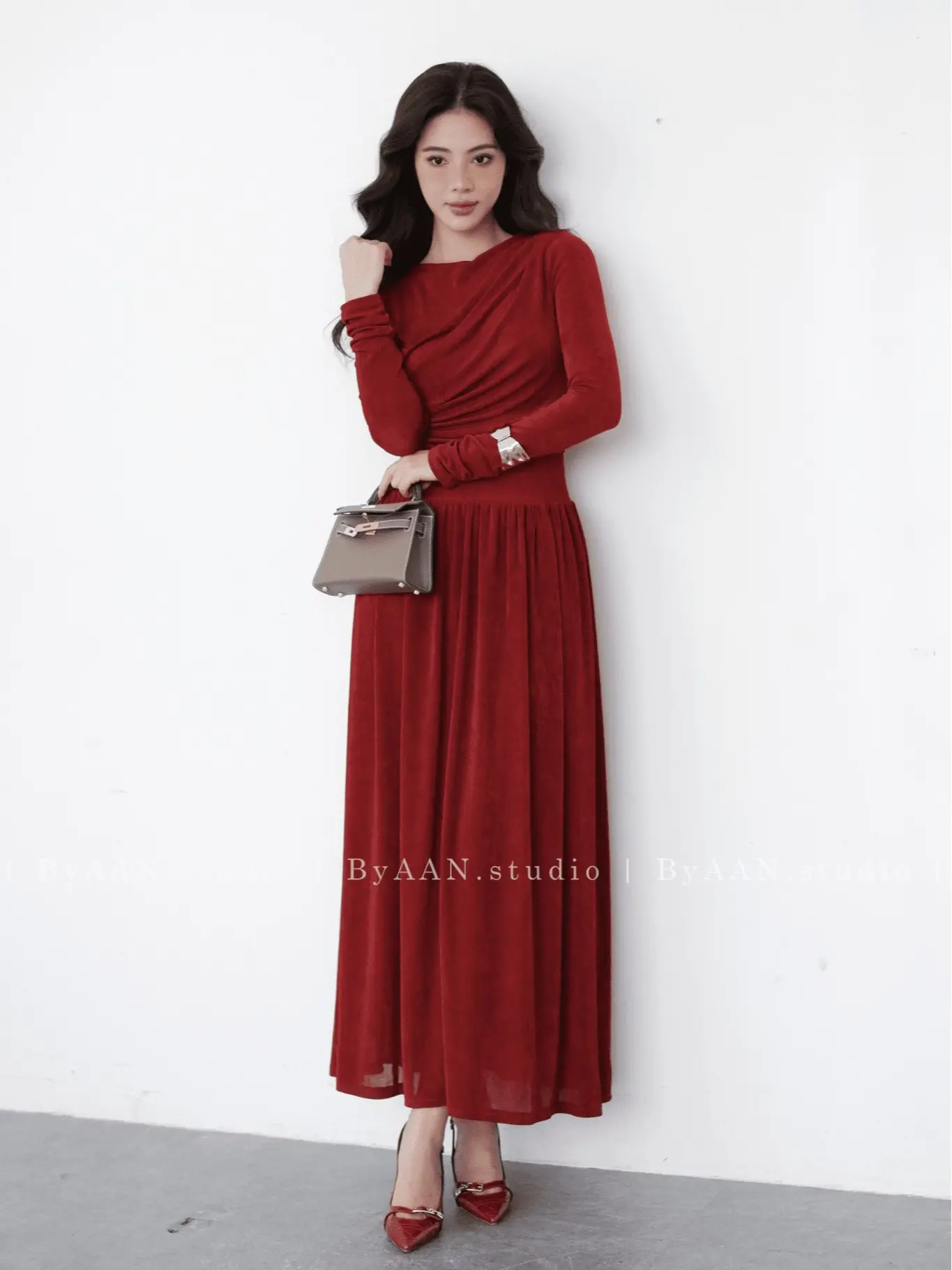 ByAAN Studio - Fleur - Đầm Dự Tiệc Thun Nhún Thắt Eo Dáng Dài Sang Trọng 2 Màu Đỏ/Đen