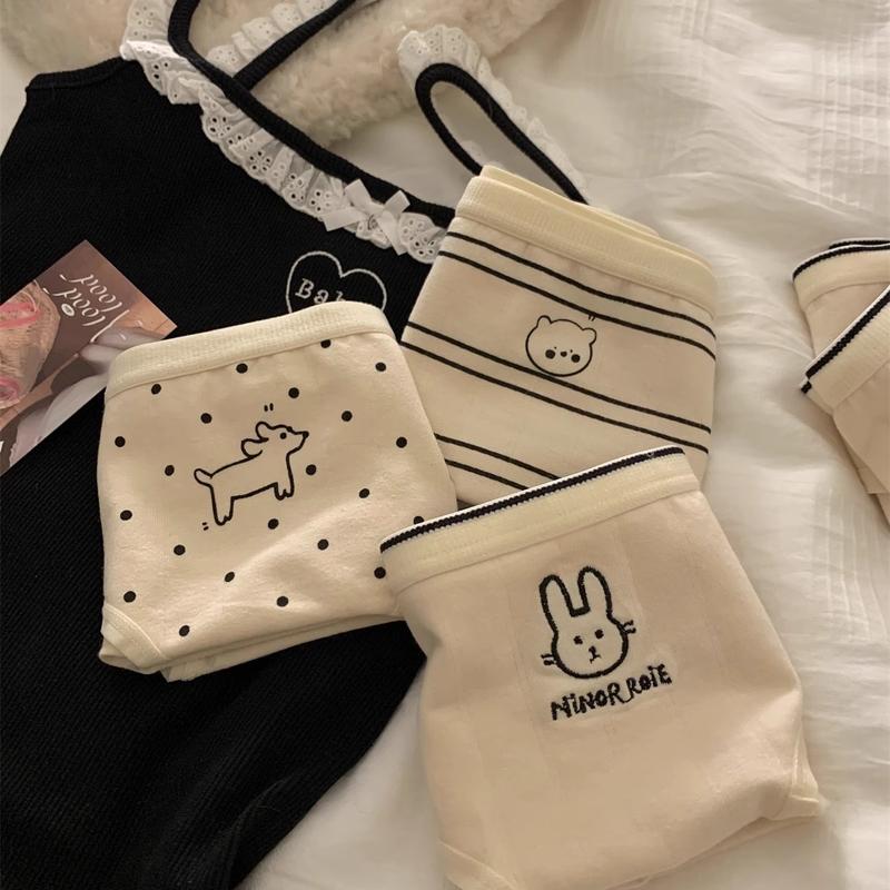 Product Introduction of Cotton Antibacterial Underwear Comfortable and Soft Student Middle Waist Cotton Underwear Female 2