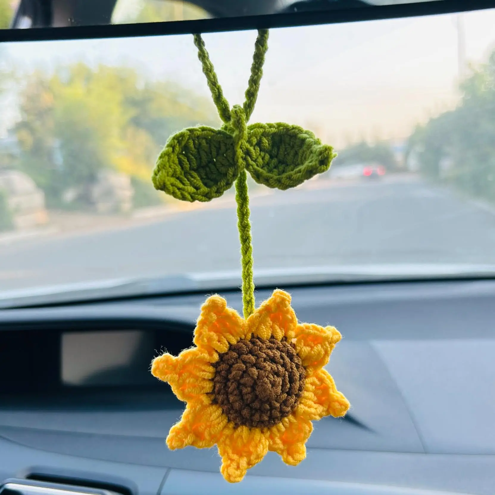 Sunflower Shaped Car Mirror Hanging Decoration, Cute Car Interior Ornament with Handle, Car Interior Decoration Accessories for Women & Girls