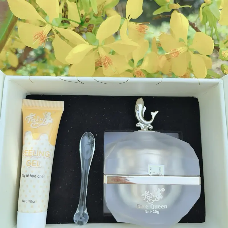 KEM FACE QUEEN FAIRY LỚN 30G (tặng 1 tuýt TTBC + 1 Muỗng Thuỷ Tinh + 1 Sữa Rửa Mặt mini + 1 Gói Cấy Trắng 5g + 1 Kẹp Tóc) Skincare Dưỡng Da Nữ Women Làm Đẹp Da 4
