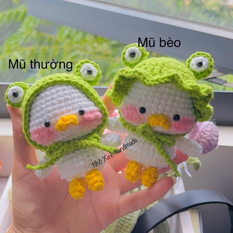 Móc Khoá Len Milk Cotton 125g Hình Vịt Đội Mũ Ếch Cao 10-11cm Handmade