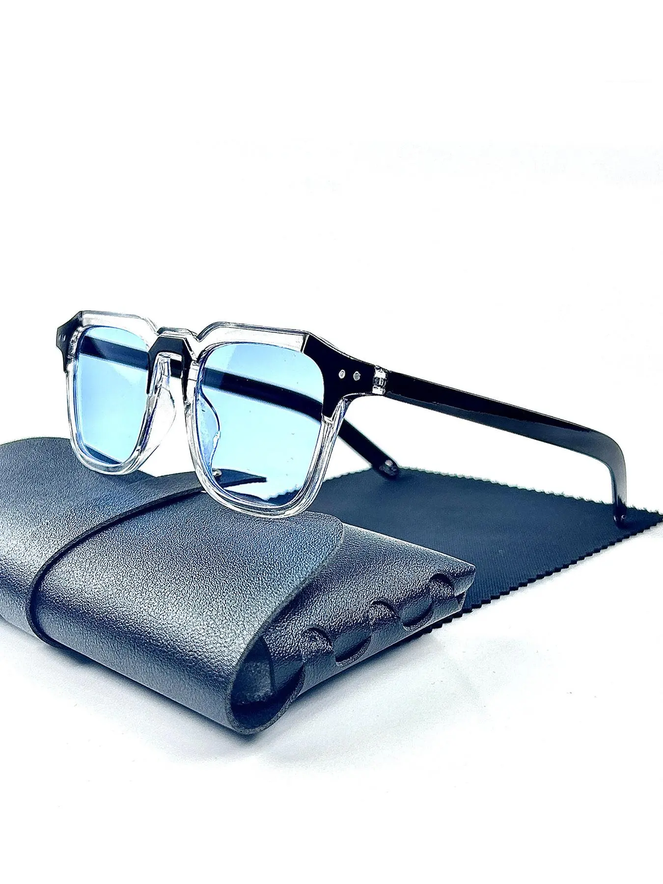 1 Pair Summer Square Frame Sunglasses, New Personality Travel Accessories for Women & Men, Lightweight and Durable for Outdoor Sun Protection Glasses for Daily Use