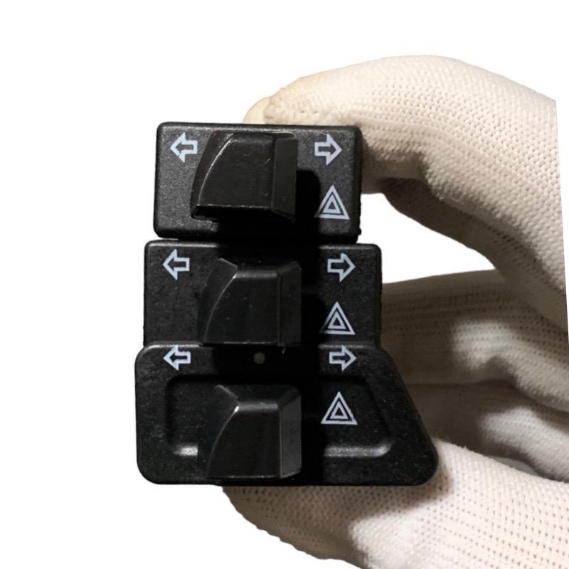 Công Tắc Haza Chớp Nháy 4 Bóng Xi Nhan Cùng Lúc Lắp Đặt Nhiều Dòng Xe Honda.