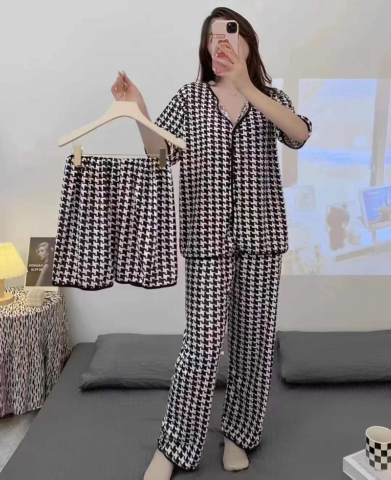 Product Introduction of 2024 TikTok Live Hot Sale Three-Piece Pajamas for Women Cute Cartoon Ding Dong Bear Casual Loungewear Set 5