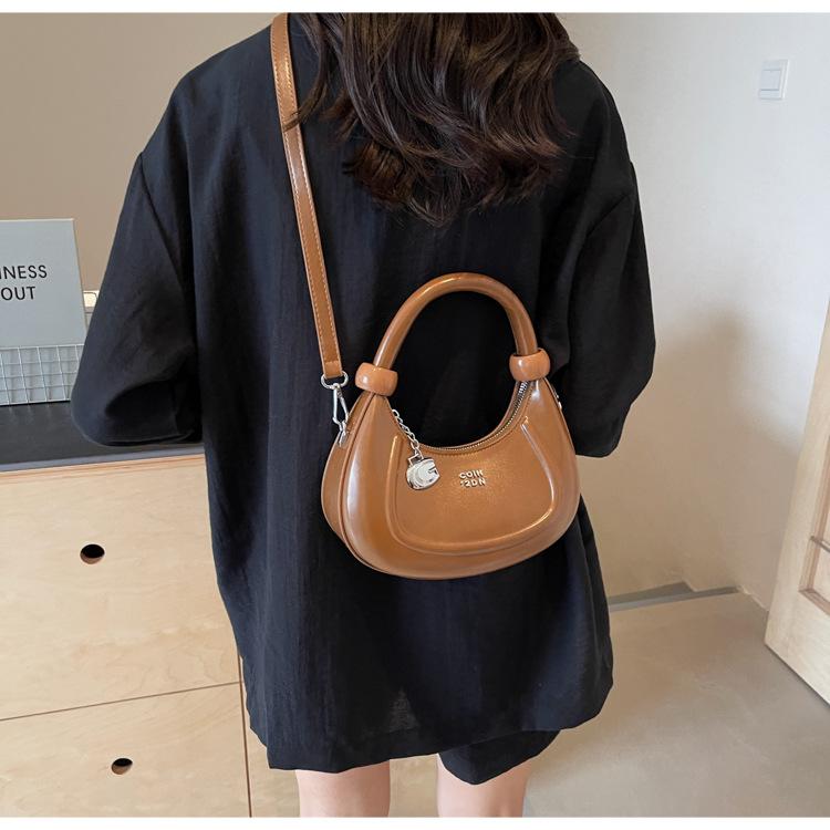 Product Introduction of Túi Lưỡi Liềm, Phong Cách Nam Chio2nd Haili Diary, Da Thật, Túi Xách Mùa Hè Cho Nữ, Túi Đeo Nhỏ Túi Messenger Đeo Vai, Thích Hợp Cho Nữ 2