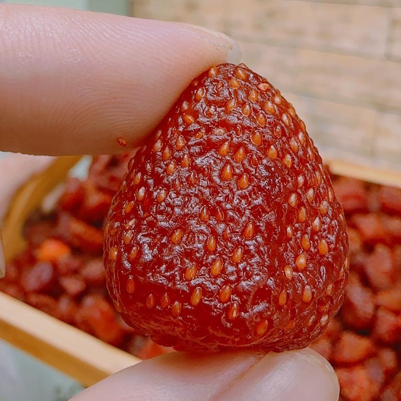 Dâu Tây sấy dẻo chua ngọt - kèm muối