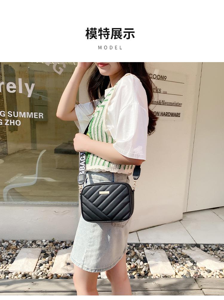 Product Introduction of Bag Women's Bag 2024 New Small Square Bag Women's Shoulder Bag Fashion Crossbody Bag Small Bag Coin Purse 6