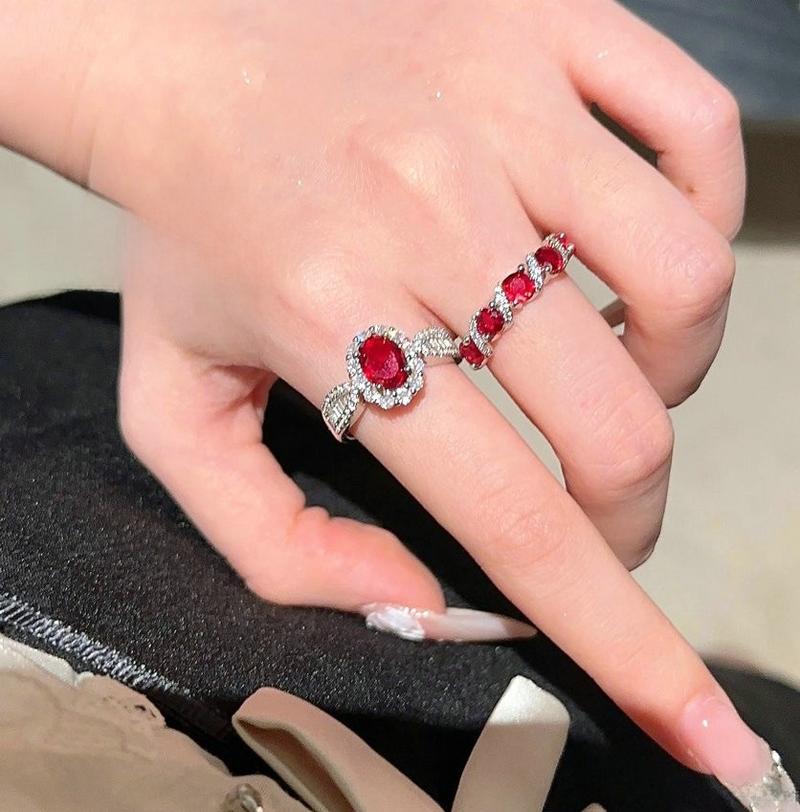 Product Introduction of Wine Stain Rose Egg-Shaped Gemstone Ring Farah 18K Gold Plating Rouge Magenta Zircon Cord for Braiding Ring Twin 6