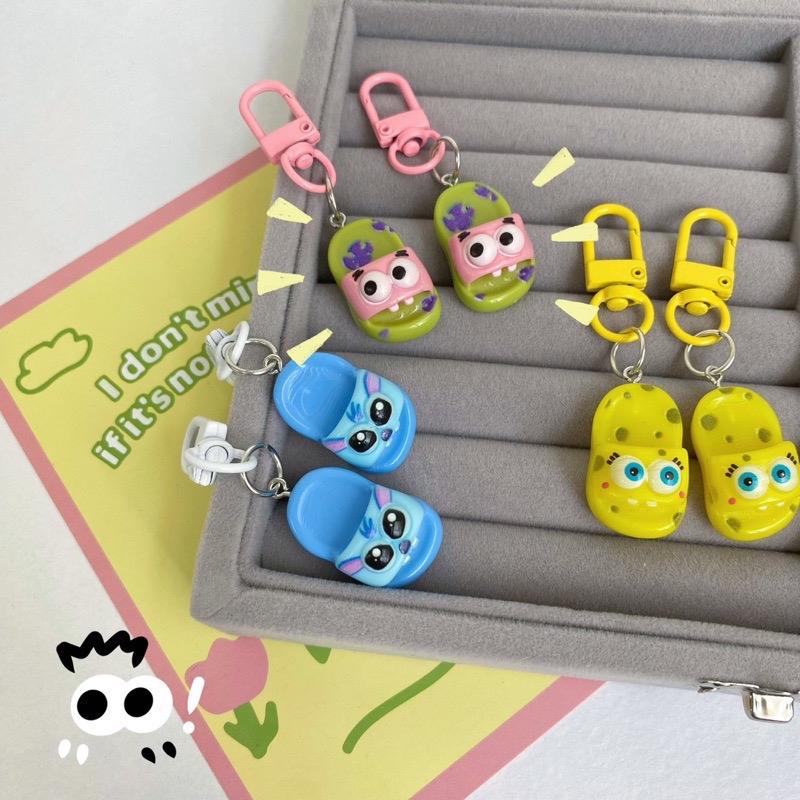  Combo 2 móc khoá đôi hình đôi dép siêu ngộ nghĩnh đáng yêu cho các cặp đôi nhóm bạn. 