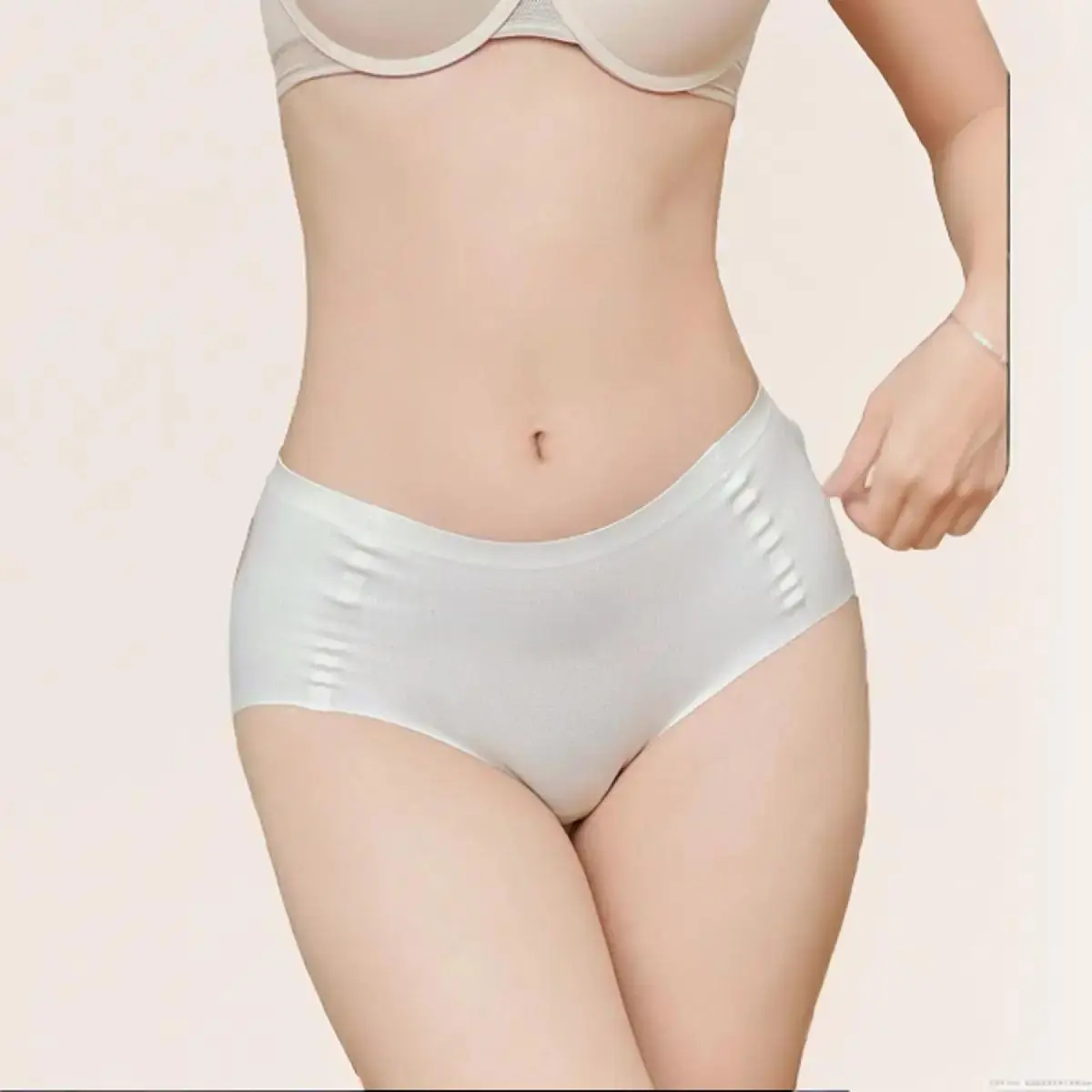 Quần Lót Nữ  Không Viền, Trơn, Ngàn Lỗ Thoáng 06509 in top Cotton Women Voi Đen