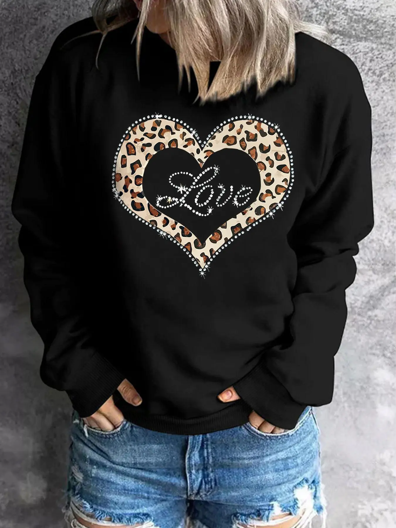 Women's Leopard Love Print Drop Shoulder Thermal Lined Sweatshirt, Casual Long Sleeve Round Neck Pullover for Fall & Winter, Ladies Clothes for Daily Wear
