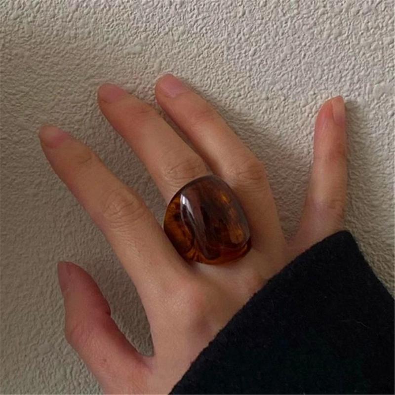 Product Introduction of New Geometric Wide Face Chunky Ring Resin Women Large Finger Rings Exaggerated Amber Color Punk 10