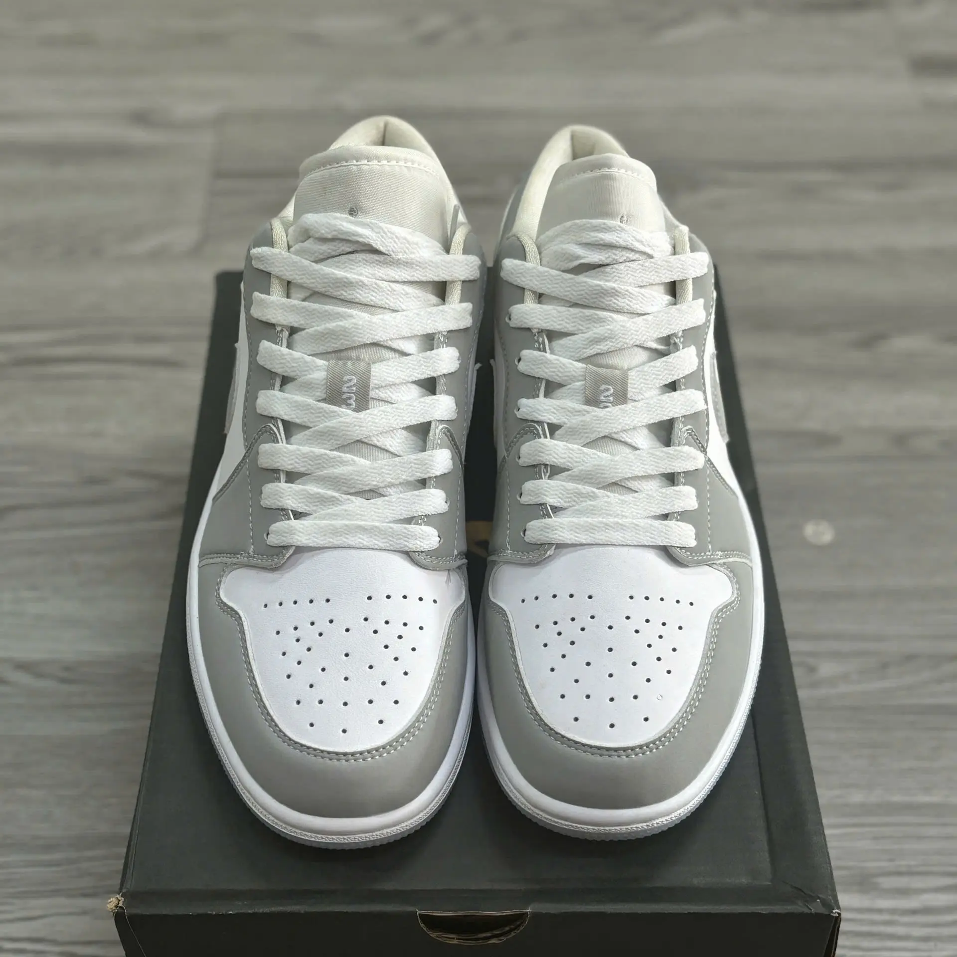Giày thể thao nam nữ đơn giản màu xám trắng dế trong xanh bản dẹp 2024 - Sneaker, Shoes