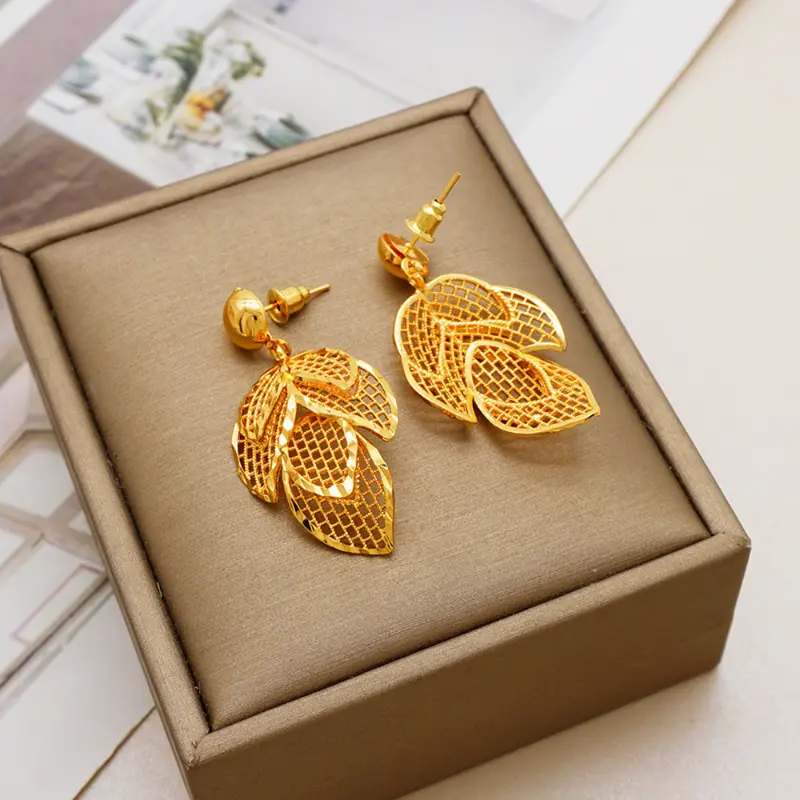 Hot Selling Dubai Luxury 24K Gold Plated Necklace Earrings Two-Piece Set Flower Bridal Wedding Jewelry 2