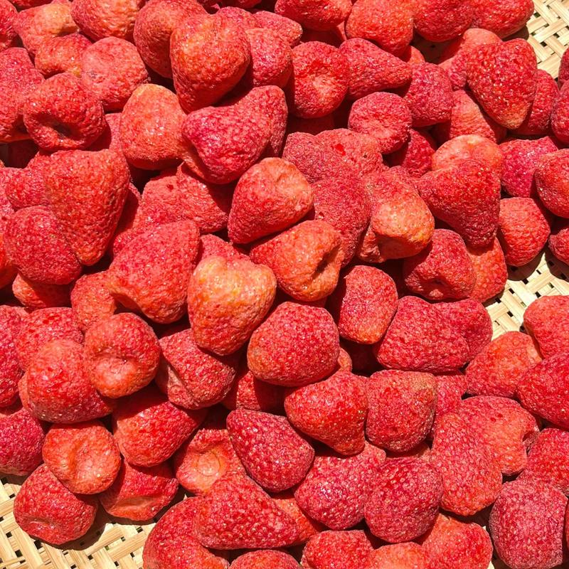 (tặng 50g sc khô) 200g Dâu Tây Sấy Khô Giòn Thăng Hoa - Ăn Vặt Hai Lâm - Ăn Vặt Đà Lạt Ngon Miệng Chua Ngọt Dễ Ăn,Snack Thực Phẩm Ăn Liền Food Thức Ăn trai cay say kho - Xmas - Tết