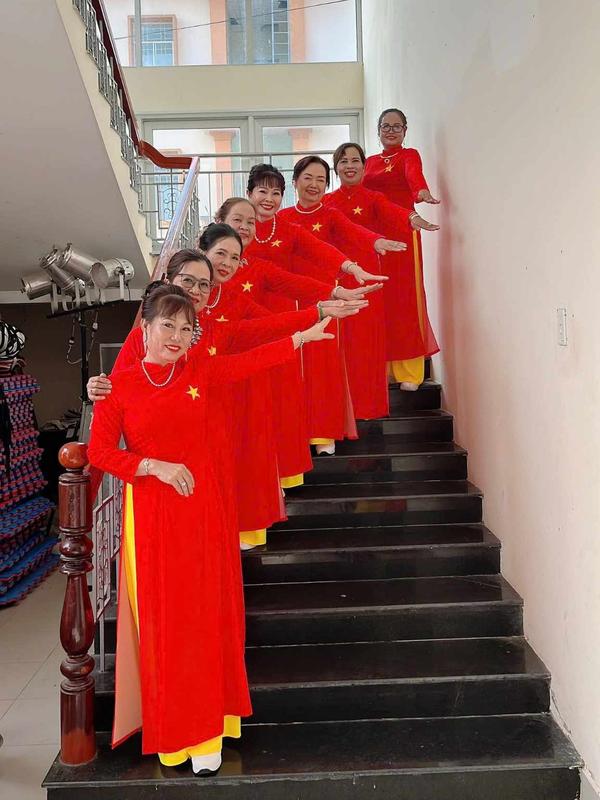 Áo Dài Nữ Lụa Nhật In 3D Cao Cấp Siêu Mềm Mịn - Mã Cờ Đỏ Sao Vàng - Size S/M/L/XL/2XL/3XL/4XL/5XL - Women 8