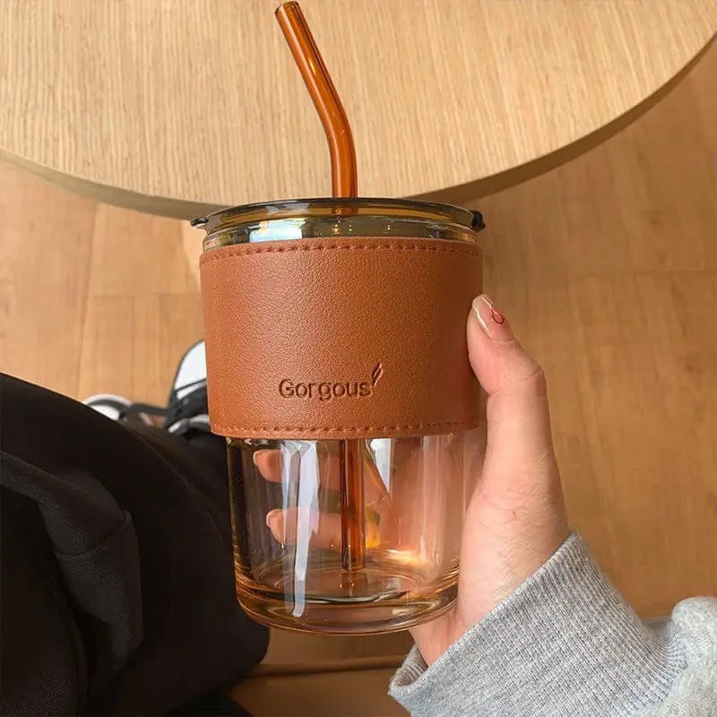 Cốc Thủy Tinh Gorgous Có Nắp, Ống Hút Và Bao Da Đi Kèm 450ml - Ly Giữ Nhiệt Uống Trà, Cafe Sang Chảnh