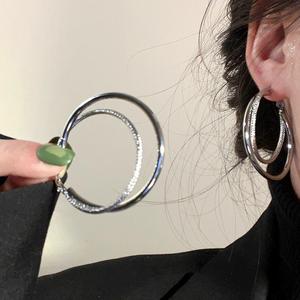 Khuyên Tai Tròn Đôi, Phong Cách Tối Giản Và Ngầu Dành Cho Nữ, Thanh Lịch Và Cao Cấp, Tạo Không Khí, Hàng Mới Về Năm 2025, Trang Sức Tai Hợp Xu hướng