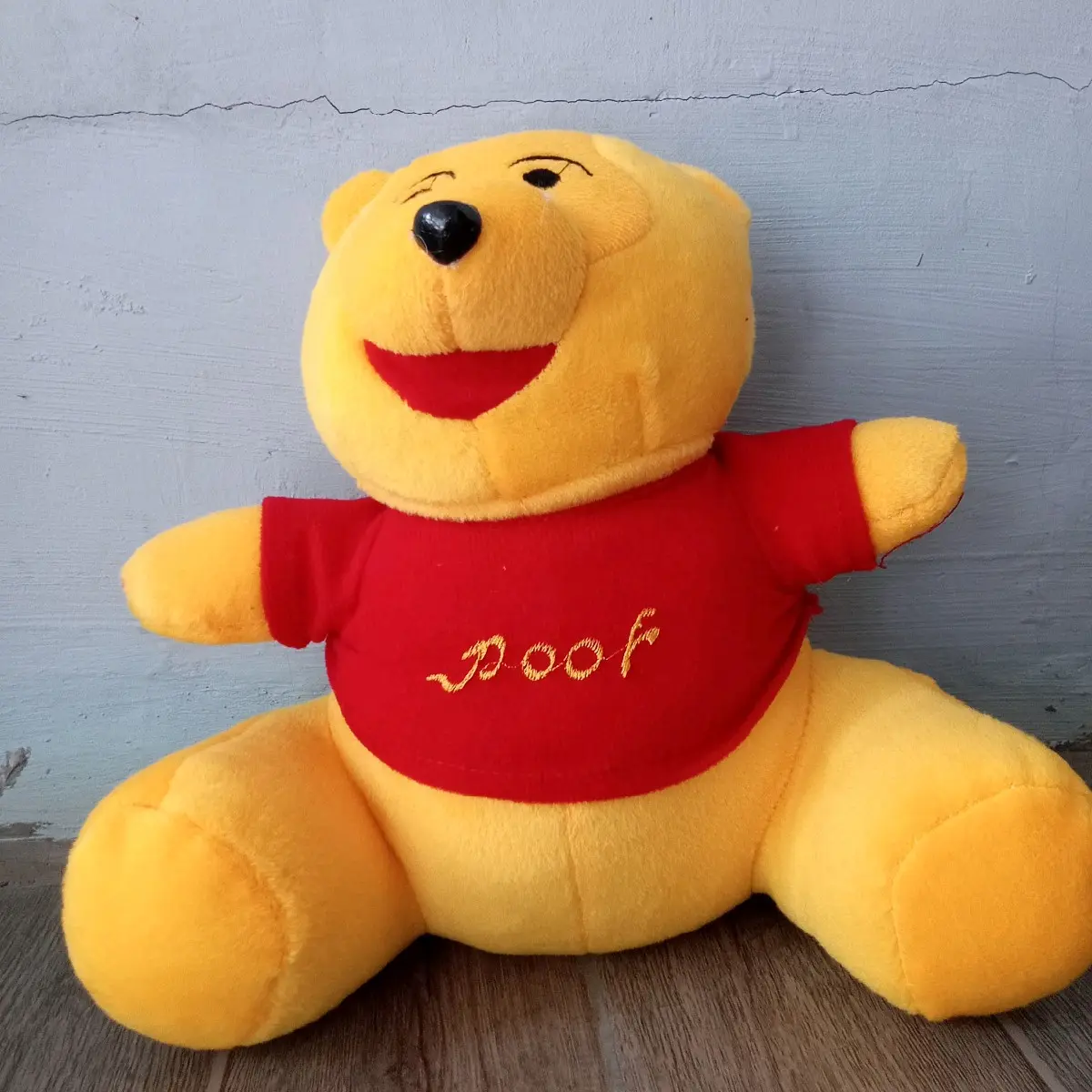 boneka  winnie the pooh  size m ukuran 20 cm