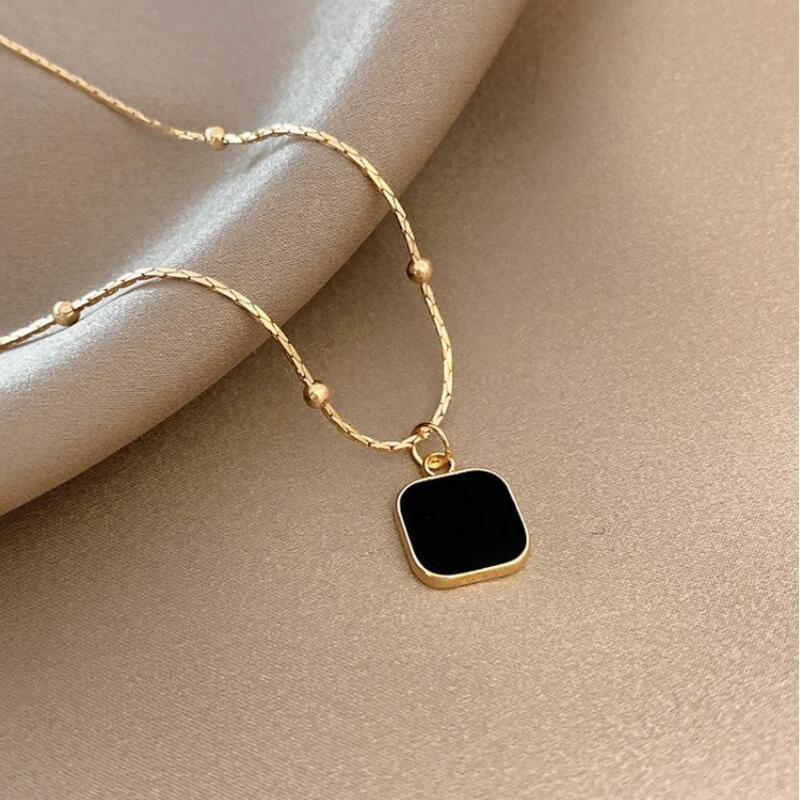Product Introduction of Black Dark Geometric Square Necklace for Women's Light Luxury and Unique Design Sense Collar Chain 2025 New Instagram Hip Hop 4