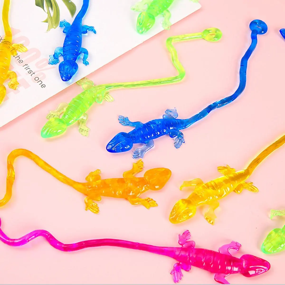 Flexible adhesive lizard toy, sticky lizard pattern for kids, soft rubber lizard toy, birthday party souvenir for kids, lizard for kids