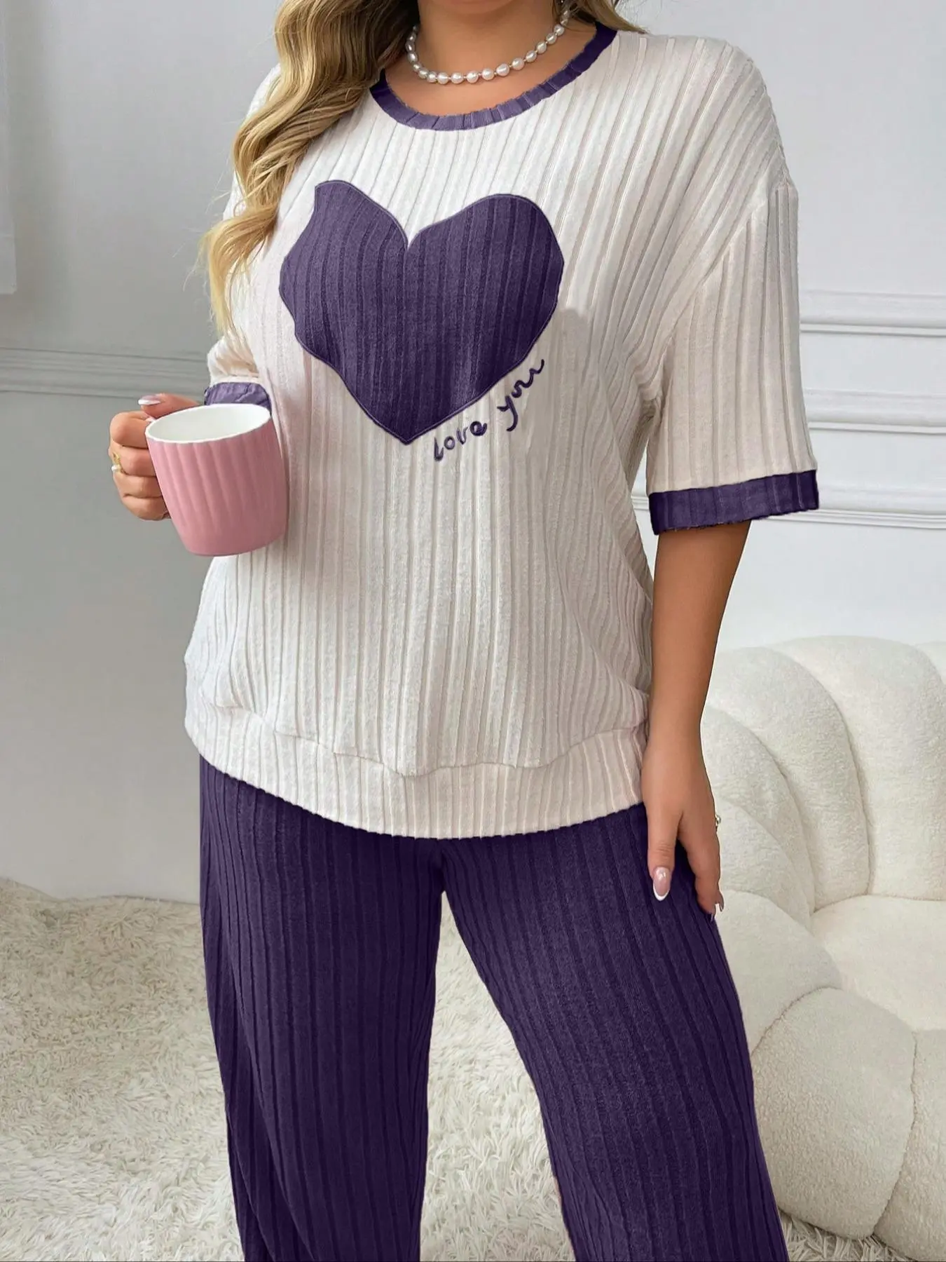 【Plus Size】 Heart & Letter Print Tee & Pants Pyjama Set, Casual Comfy Round Neck Top & Trousers PJ Set, Women's Sleepwear for All Seasons, Pajamas