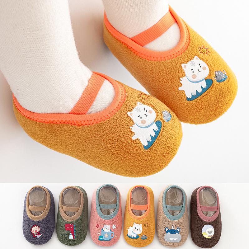 Tất Đi Trong nhà Cho Em Bé Thiết Kế Hoạt Hình Dễ Thương Thích Hợp Cho Trẻ Em Phong Cách Mùa Xuân Đế Mềm Chống Lạnh Không Trơn Trượt Thoáng Khí Thích Hợp Cho Thể Thao Và Giày Tập Đi AKKU