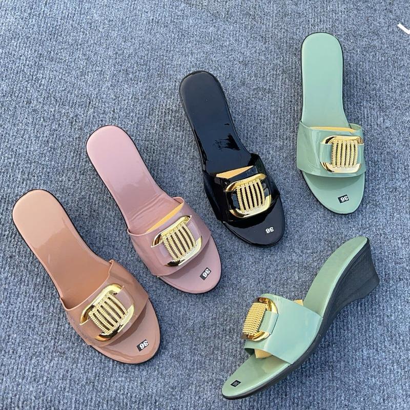 Dép nữ trung niên 5cm, dép cho mẹ da bóng quai khóa 0