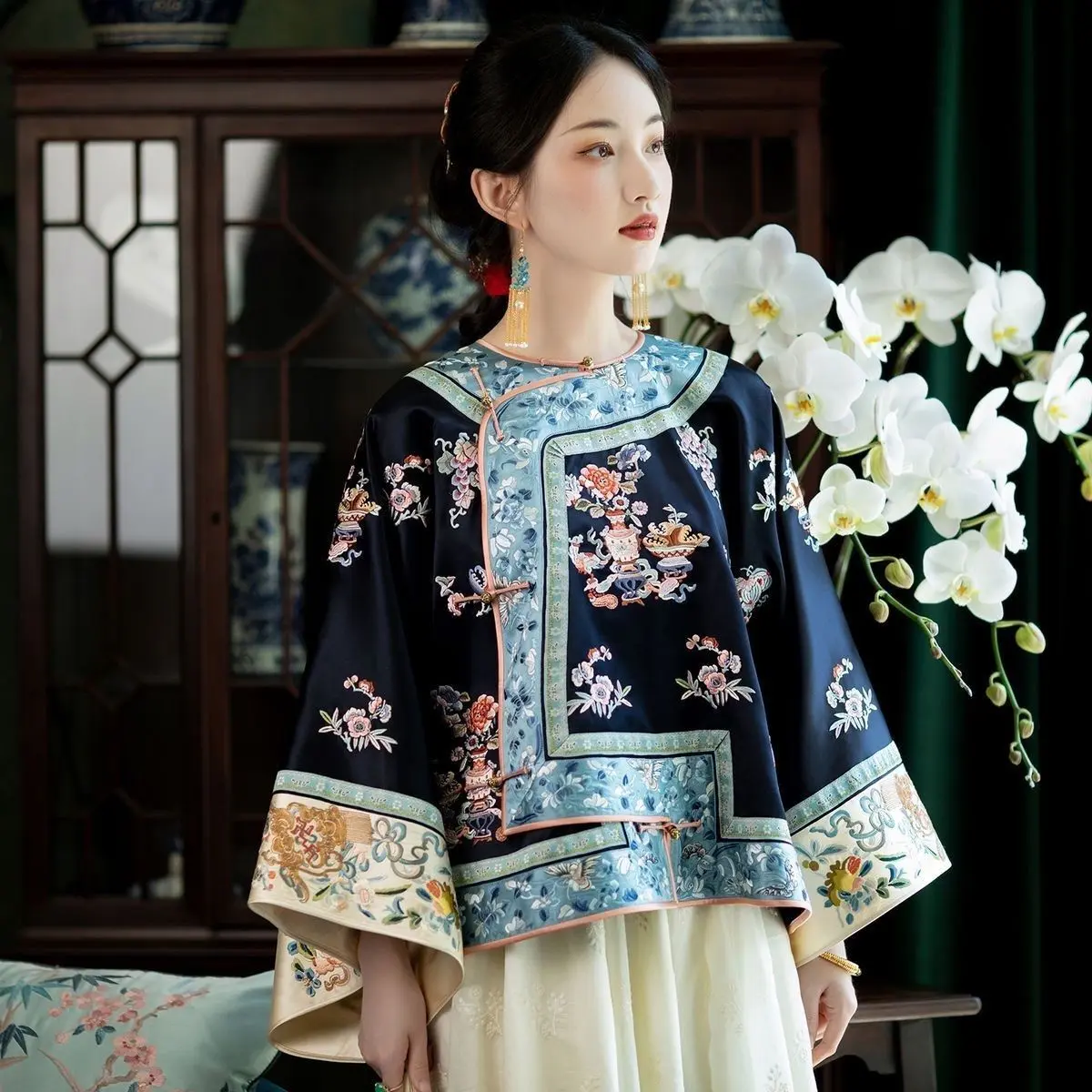 Áo Nữ, Yjuang Thanh Lịch, Hàng Mới Về Mùa Thu, Được Làm Bằng Vải Satin, Công Nghiệp Nặng, In Thêu Toàn Bộ Giả, Cổ Bẻ Áo Pipa, Phục Hồi Phong Cách Thanh Han