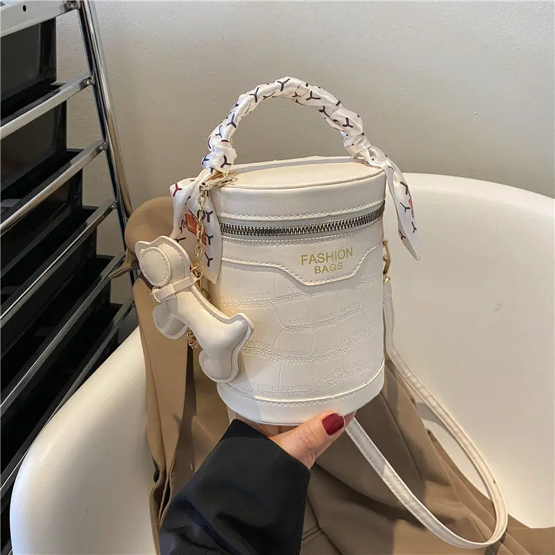 New Fashion Bag High-Quality Texture Handbag for Women New Trendy Fashion Scarf Bucket Bag Stylish Versatile Shoulder Crossbody Bag Women's Bag Girls' Bag