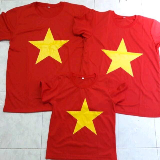 áo thun cờ đỏ sao vàng cho  gia đình.
