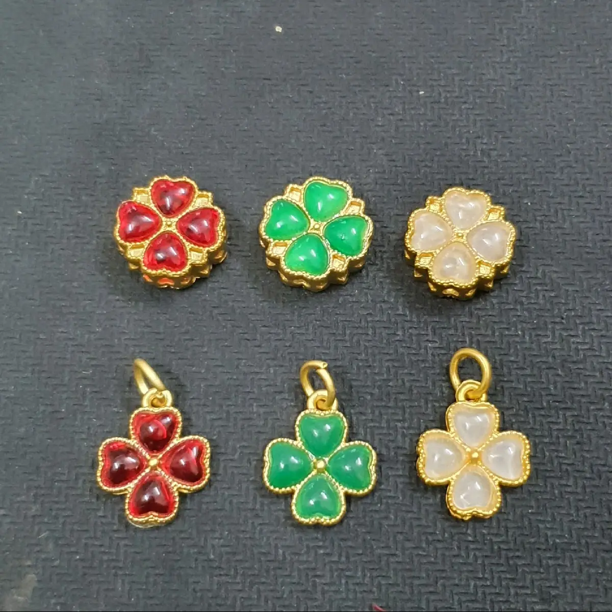 Charm cỏ 4 lá may mắn mix vòng