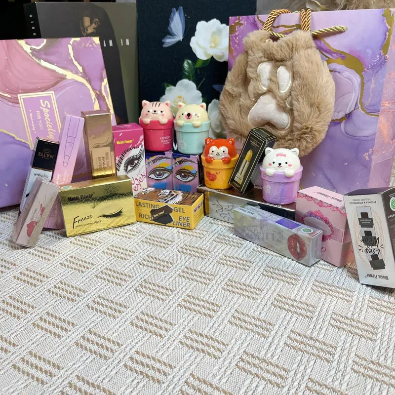 Complete Makeup Set for Women, 1 Set Including Eyeliner, Eyebrow Powder, Lip Gloss, Eyebrow Setting Gel, Setting Spray, Lipstick, Gilded Lipstick, Mascara, Makeup Remover, Hand Cream, Perfect for Professional & Daily Use, Gift Box 5