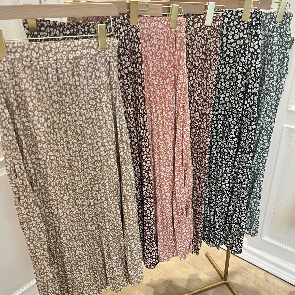 Rok plisket premium motif bunga A A-Line