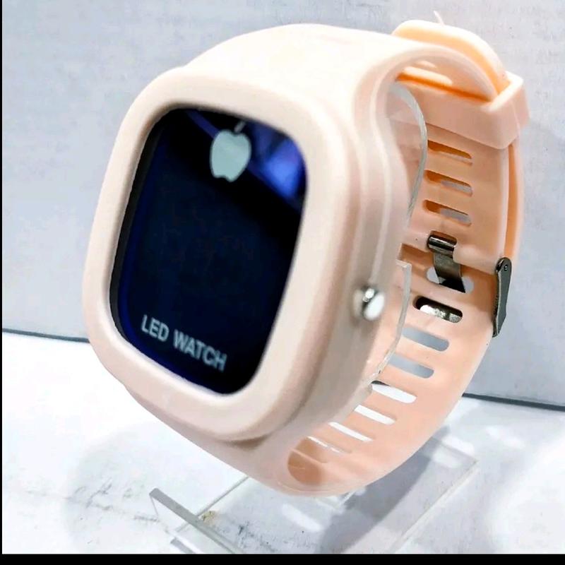 Beli 1 Gratis 1 (Dapat 2 pcs)Jam tangan Fashion Digital Free Box Dan Gelang 4