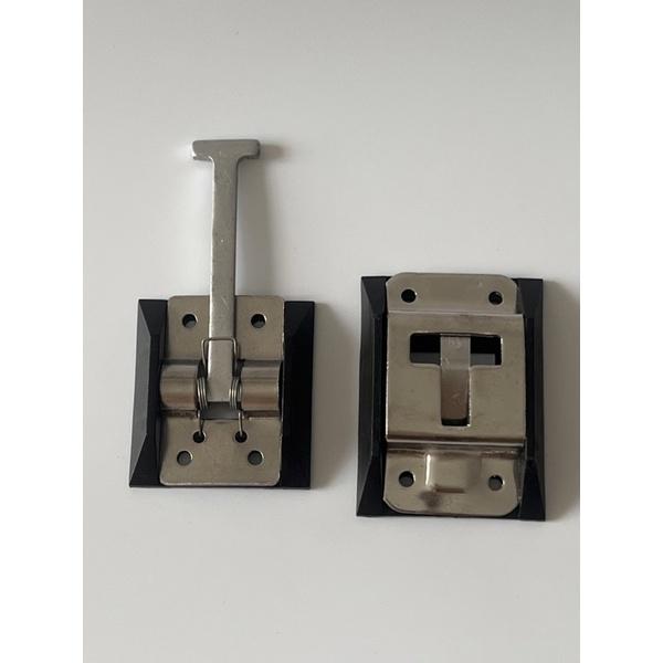 khoá hộp nhựa xe tải chữ t inox Phụ Tùng