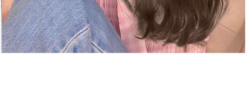 Product Introduction of Wig Women's Long Hair Summer Long Curly Natural Breathable Mesh Red Anchor Women's Team Same Style Golden Wig Full-Head Wig 19