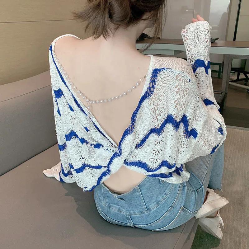 Product Introduction of Áo len dệt kim, kiểu soắn có sọc ngang hoặc trơn, mặc được 2 kiểu,kèm phụ kiện 3