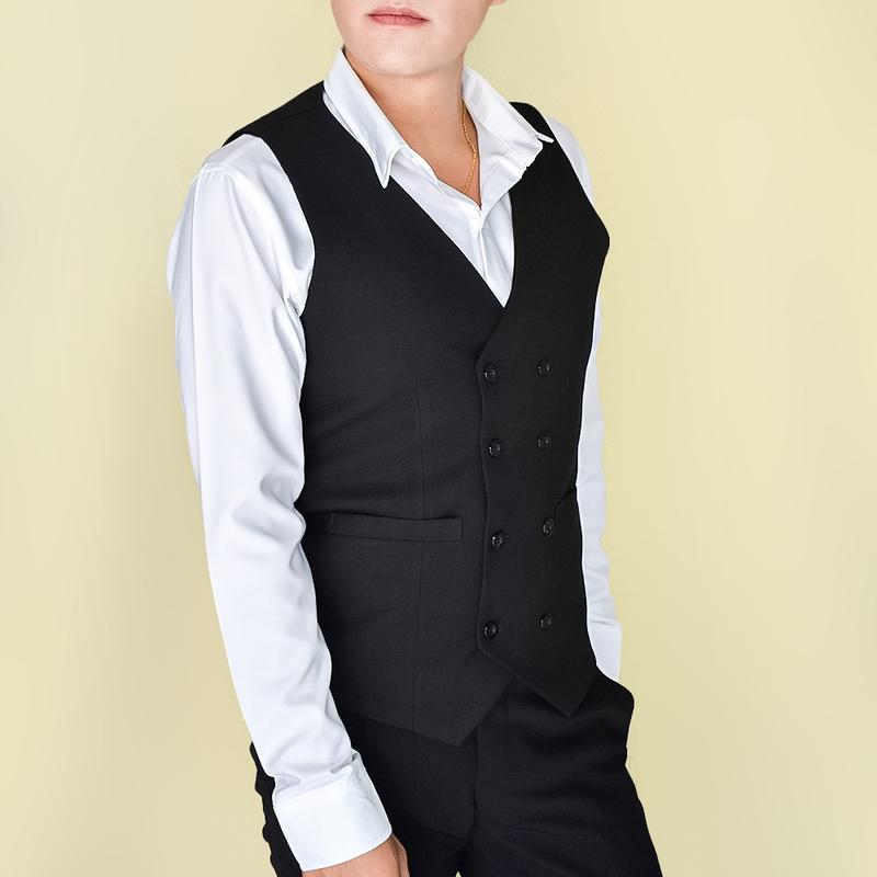 Áo gile nam màu đen 8 nút form ôm body + nơ đen Menswear 3